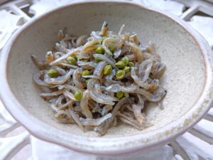 新鮮な実山椒で作る絶品の自家製ちりめん山椒