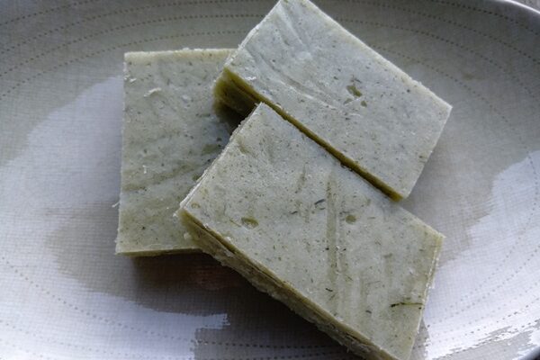 自然農のヨモギと黒米を使った父の手作り餅