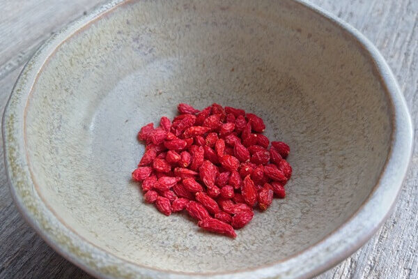 去年いただいたクコの実、とってもキレイに乾燥完了