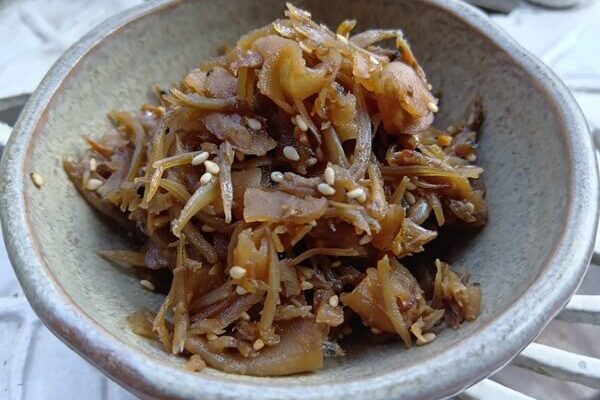 ご飯が止まらない！ジャコと菊芋チップスの佃煮