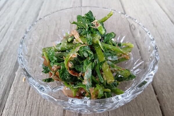 ウドのマヨポン和えで、旬の苦味を味わう♪