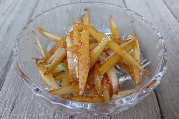 絶品！軟化ウドのきんぴら