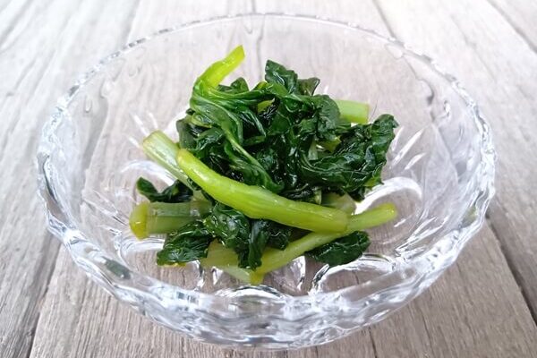 爽やかな辛味、自家製葉ワサビの醤油漬け